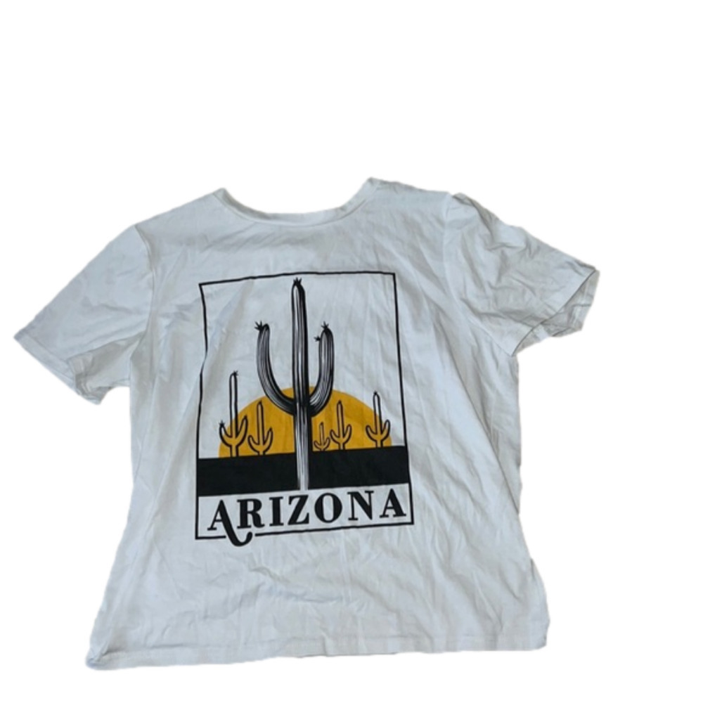𝅺SIZE small, Arizona, cactus graphic tee